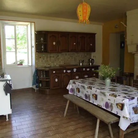 Eco-lieu De Saleix بيت للعطل