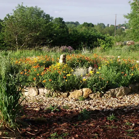 Eco-lieu De Saleix بيت للعطل *